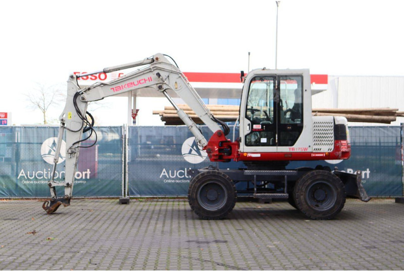 Takeuchi TB175W - Pelle sur pneus: photos 2 Takeuchi TB175W - Pelle sur pneus: photos 2