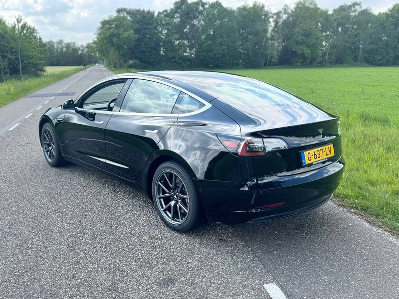 Tesla Model 3 - Berline: photos 5 Tesla Model 3 - Berline: photos 5