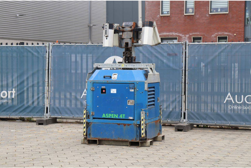 Towerlight Aspen 4 - Mat d'éclairage: photos 3 Towerlight Aspen 4 - Mat d'éclairage: photos 3