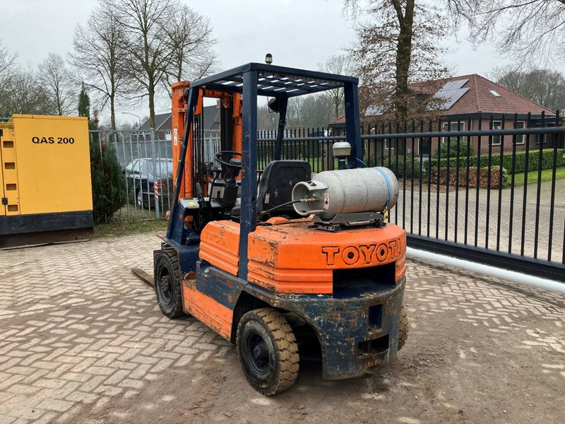 Toyota 42-5FGF 25 - Chariot élévateur à gaz: photos 4 Toyota 42-5FGF 25 - Chariot élévateur à gaz: photos 4