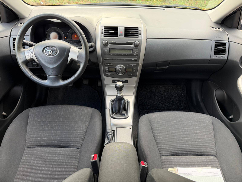 Berline Toyota Corolla 1.4 D: photos 8