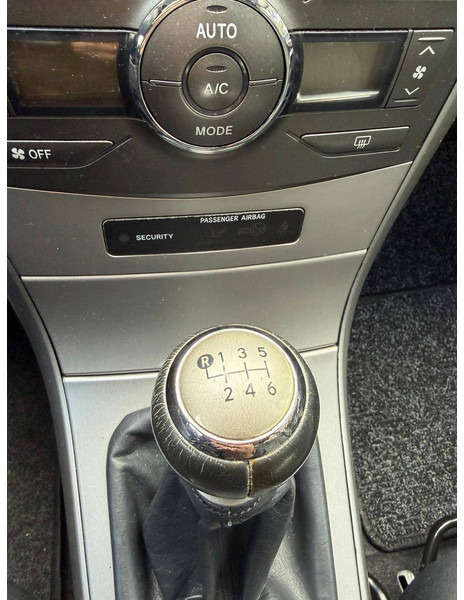 Berline Toyota Corolla 1.4 D: photos 12