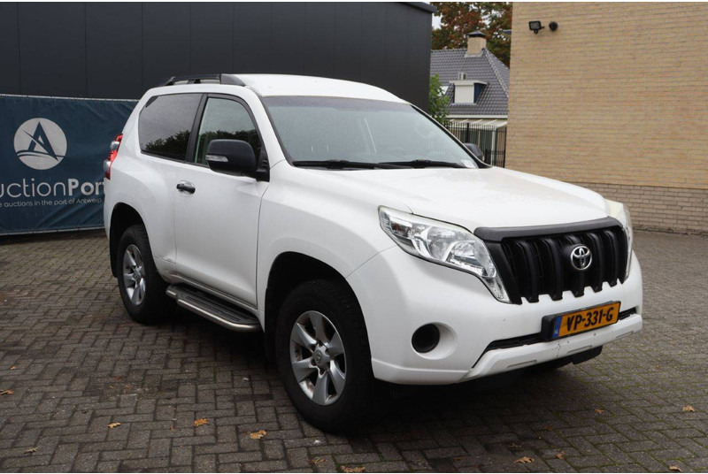 Berline Toyota Land Cruiser: photos 7