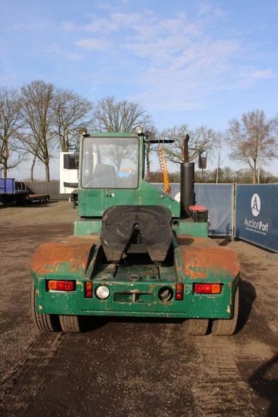 Volvo - Tracteur portuaire: photos 4 Volvo - Tracteur portuaire: photos 4