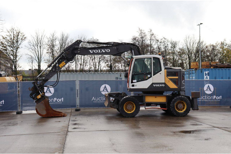 Volvo EWR150E - Pelle sur pneus: photos 1 Volvo EWR150E - Pelle sur pneus: photos 1