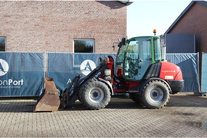 Volvo L25B-P - Chargeuse sur pneus: photos 1 Volvo L25B-P - Chargeuse sur pneus: photos 1