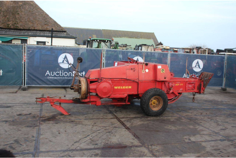 Welger AP 71 - Presse à balles cubiques: photos 1 Welger AP 71 - Presse à balles cubiques: photos 1