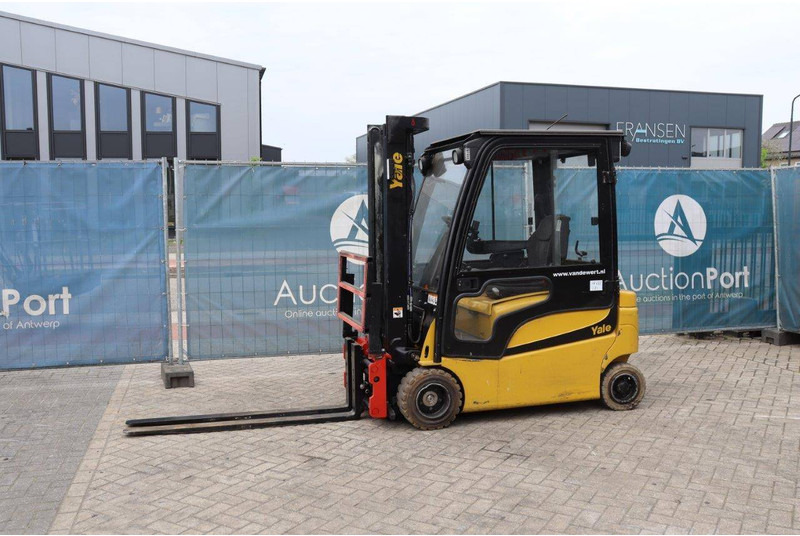 Yale ERP20VF - Chariot élévateur électrique: photos 1 Yale ERP20VF - Chariot élévateur électrique: photos 1