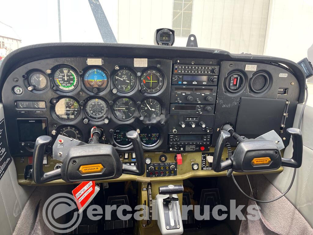 Équipement aéroportuaire 1977 Cessna 172N Diesel TC-EHO Airplane: photos 14