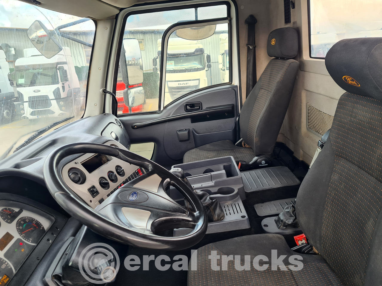 FORD Ford 2015 4136/ EURO 5 - AC-NEW ENGINE-CONCRETE MIXER - Camion benne: photos 4 FORD Ford 2015 4136/ EURO 5 - AC-NEW ENGINE-CONCRETE MIXER - Camion benne: photos 4