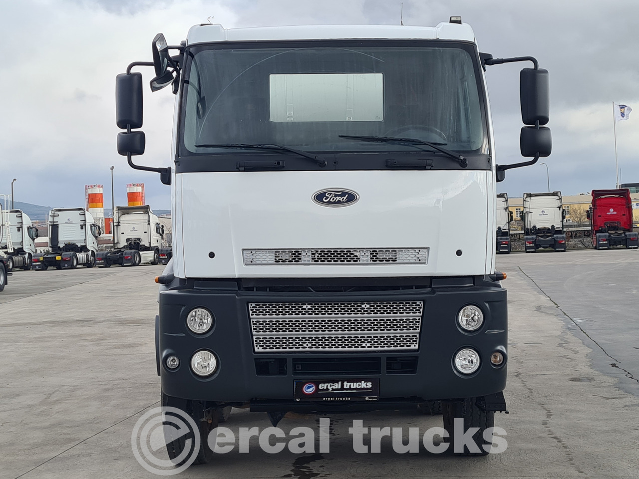 FORD Ford 2015 4136/ EURO 5 - AC-NEW ENGINE-CONCRETE MIXER - Camion benne: photos 2 FORD Ford 2015 4136/ EURO 5 - AC-NEW ENGINE-CONCRETE MIXER - Camion benne: photos 2