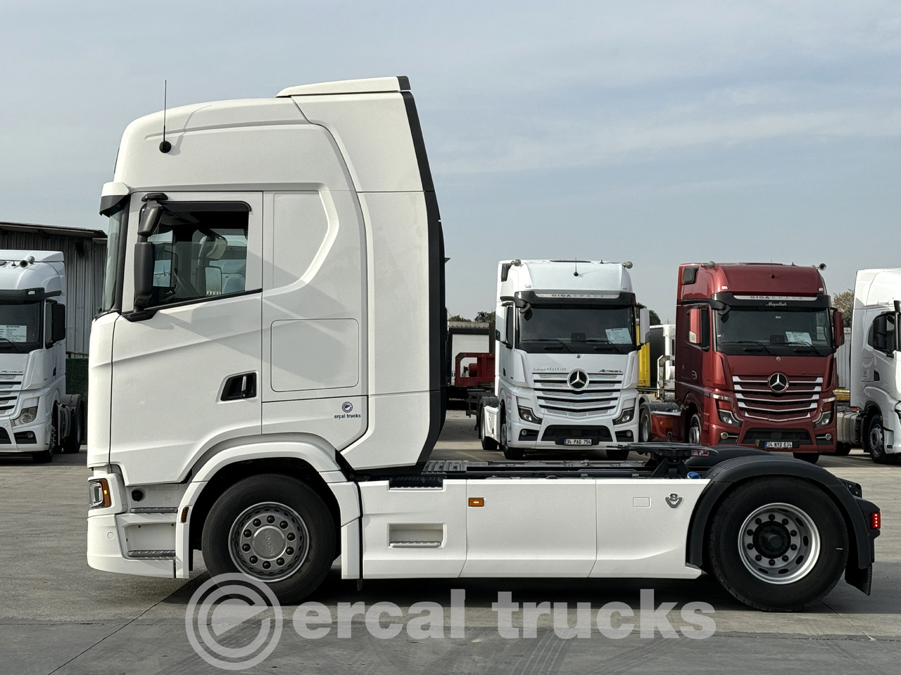 SCANIA NEW 2023 590 S/AUTO-AC-PARK AC-REFRIGERATOR-DOUBLE WAREHOUSE-4X2 - Tracteur routier: photos 4 SCANIA NEW 2023 590 S/AUTO-AC-PARK AC-REFRIGERATOR-DOUBLE WAREHOUSE-4X2 - Tracteur routier: photos 4