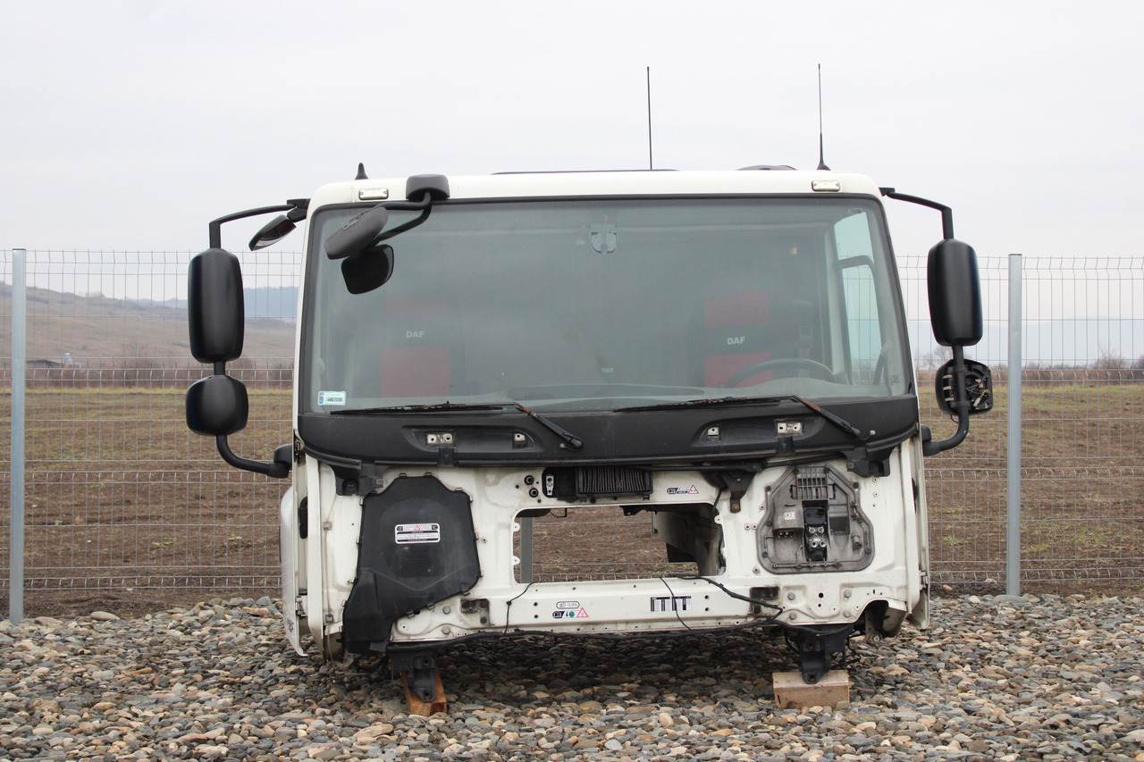 CABINA DAF CF SLEEPER L2H1 - Cabine pour Camion: photos 1 CABINA DAF CF SLEEPER L2H1 - Cabine pour Camion: photos 1