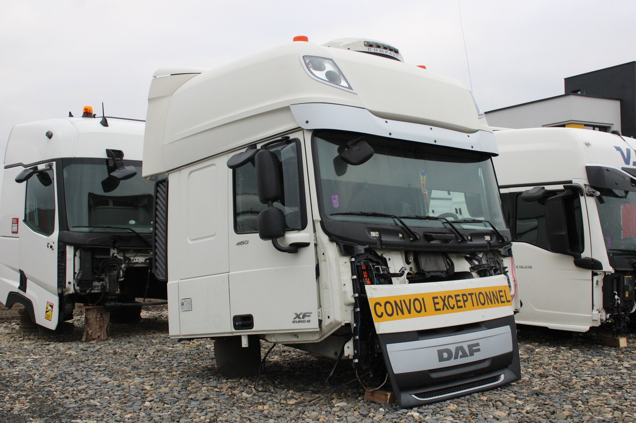 CABINA DAF XF106 SUPER SPACE CAB - Cabine pour Camion: photos 3 CABINA DAF XF106 SUPER SPACE CAB - Cabine pour Camion: photos 3