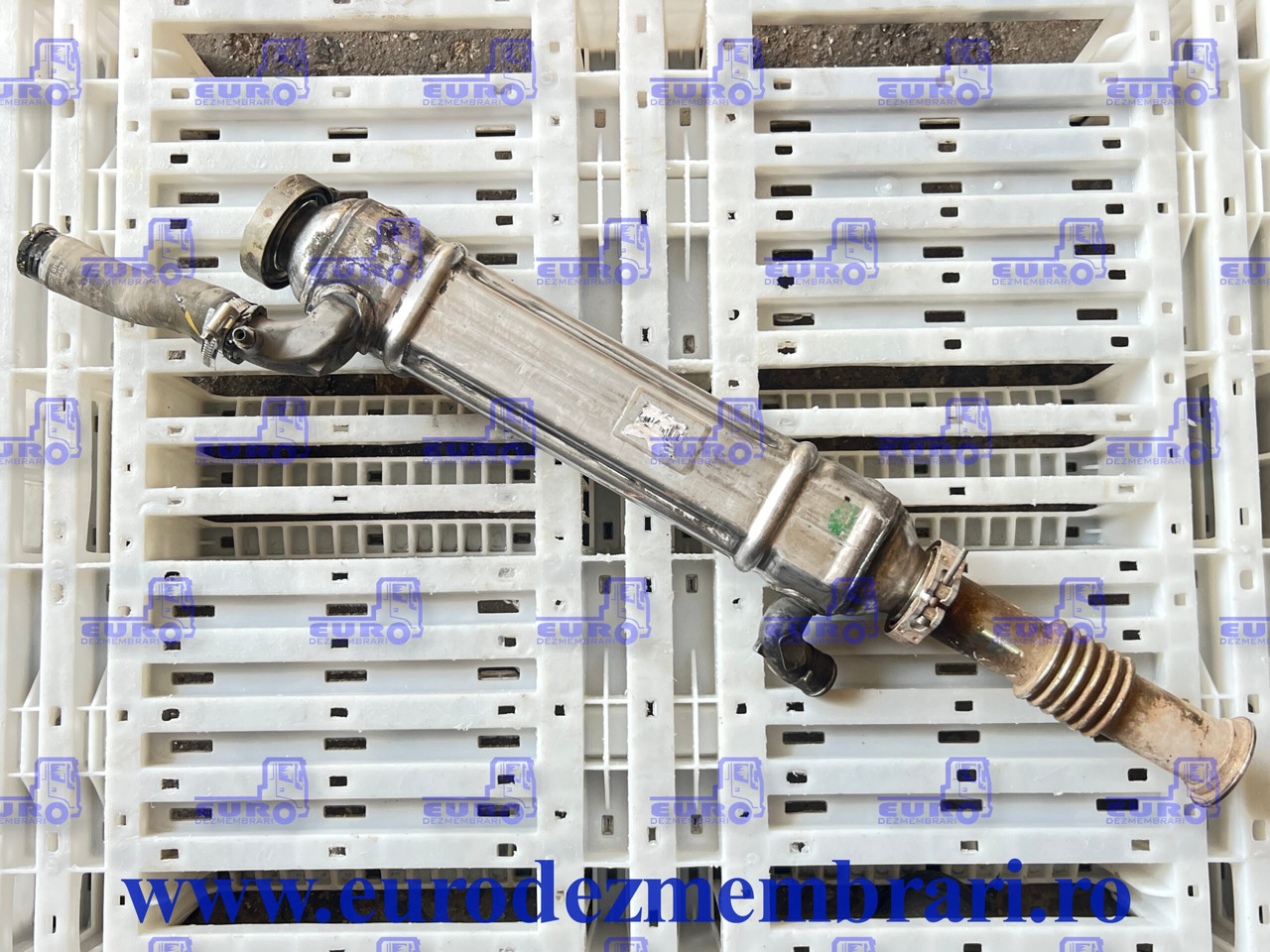 EGR FORD FHR6 GC469F464AC - Refroidisseur EGR pour Camion: photos 2 EGR FORD FHR6 GC469F464AC - Refroidisseur EGR pour Camion: photos 2