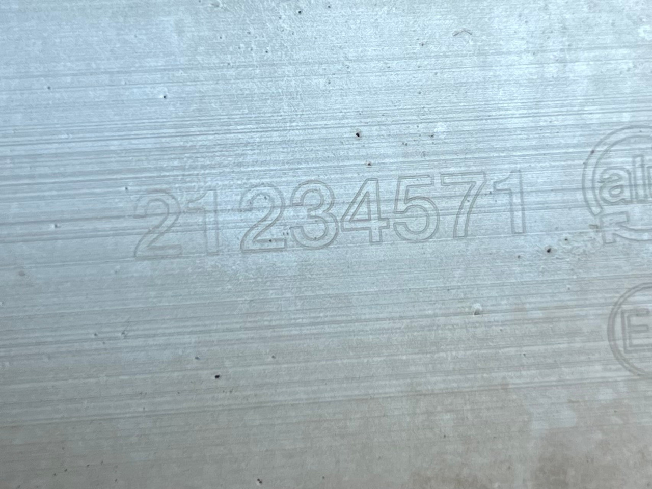 PARABICICLIST STANGA RENAULT T 82302001, 82302005, 82375109, 82375110, 21234571 - Carrosserie et extérieur pour Camion: photos 4 PARABICICLIST STANGA RENAULT T 82302001, 82302005, 82375109, 82375110, 21234571 - Carrosserie et extérieur pour Camion: photos 4