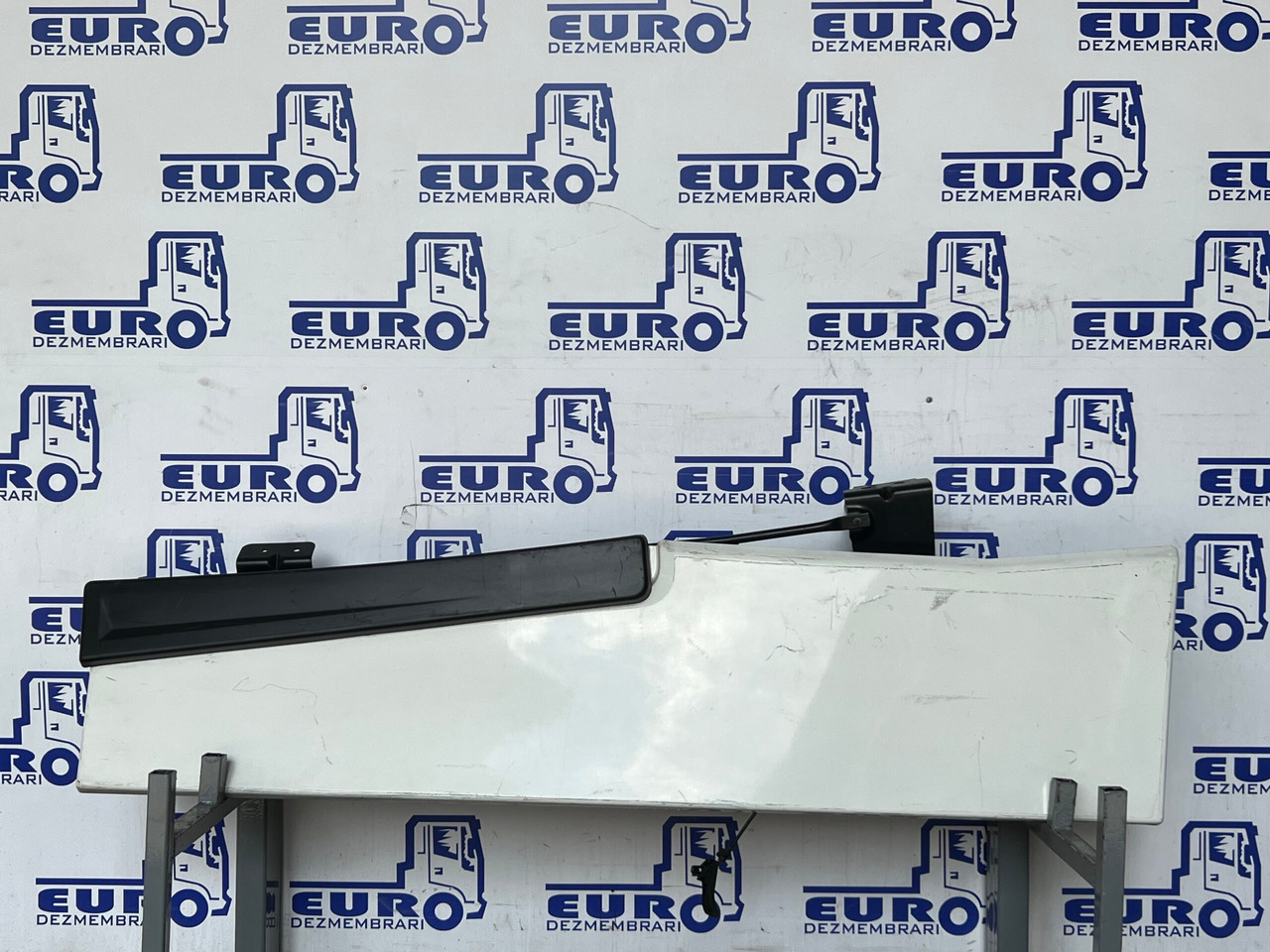 PARAVANT LATERAL DREAPTA RENAULT T 82636497 - Carrosserie et extérieur pour Camion: photos 1 PARAVANT LATERAL DREAPTA RENAULT T 82636497 - Carrosserie et extérieur pour Camion: photos 1