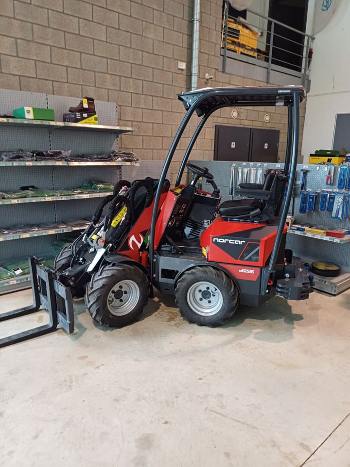 Norcar 6226 automotive Power+ - Chargeuse sur pneus: photos 4 Norcar 6226 automotive Power+ - Chargeuse sur pneus: photos 4