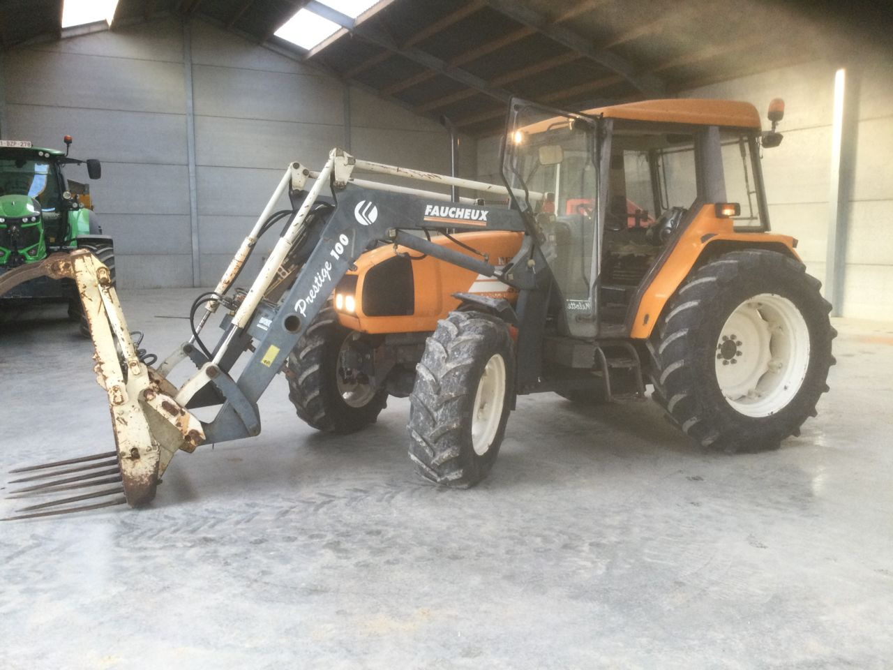 Renault CERES 355 X - Tracteur agricole: photos 2 Renault CERES 355 X - Tracteur agricole: photos 2