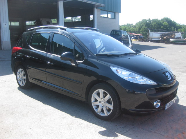 Voiture PEUGEOT 207 SW: photos 6