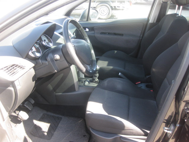 Voiture PEUGEOT 207 SW: photos 7