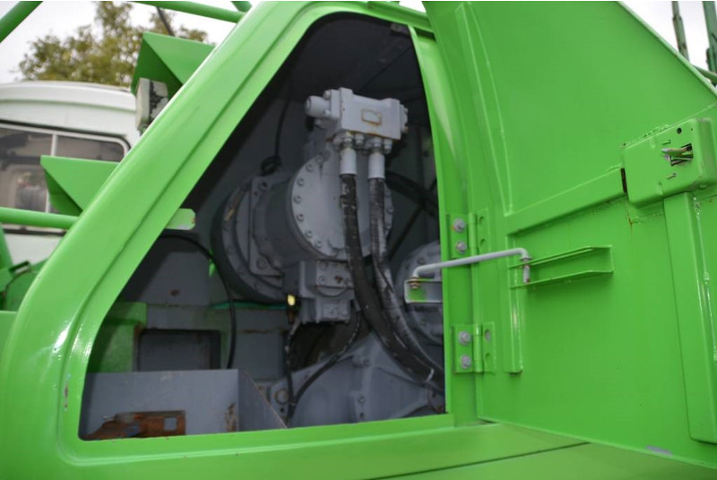 Grue sur chenilles Kobelco BM 500: photos 12