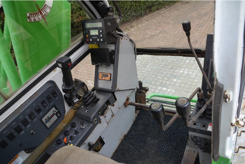 Grue sur chenilles Kobelco BM 500: photos 9