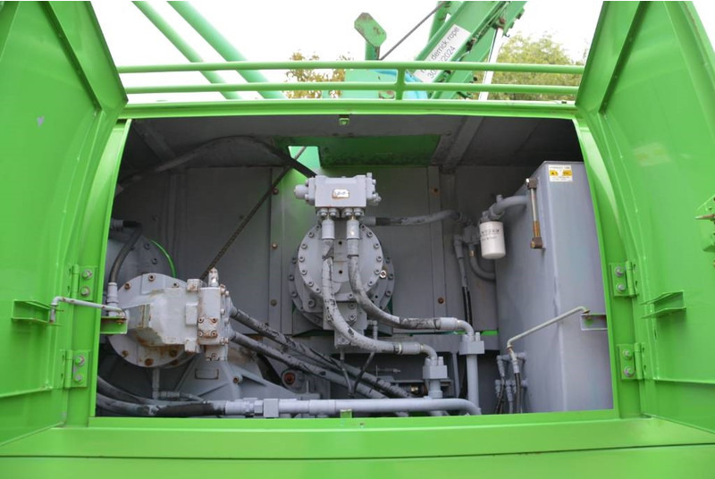 Grue sur chenilles Kobelco BM 500: photos 13