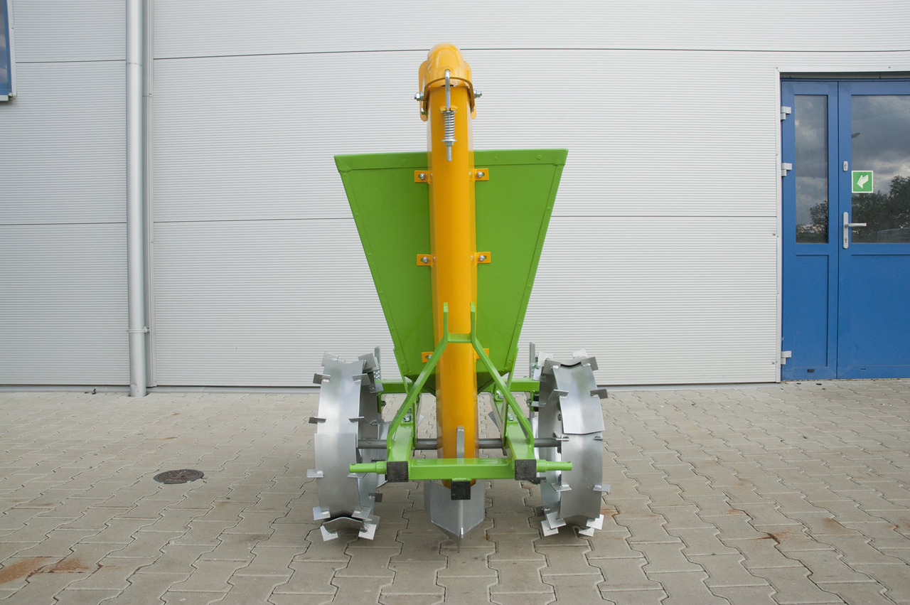 Bomet Sadzarka jednorzędowa / Einreihige Pflanzmaschine / Single row planter / Однорядная сеялка - Planteuse de pommes de terre: photos 4 Bomet Sadzarka jednorzędowa / Einreihige Pflanzmaschine / Single row planter / Однорядная сеялка - Planteuse de pommes de terre: photos 4
