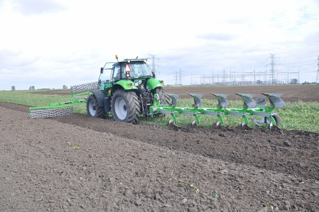 Bomet Wielozadaniowe wały zębate na przedni TUZ/ Vielzweck - Zahnwalze -Frontdreipunktanbau / Multi-purpose toothed rollers / Вал для передней навески - Rouleau agricole: photos 1 Bomet Wielozadaniowe wały zębate na przedni TUZ/ Vielzweck - Zahnwalze -Frontdreipunktanbau / Multi-purpose toothed rollers / Вал для передней навески - Rouleau agricole: photos 1