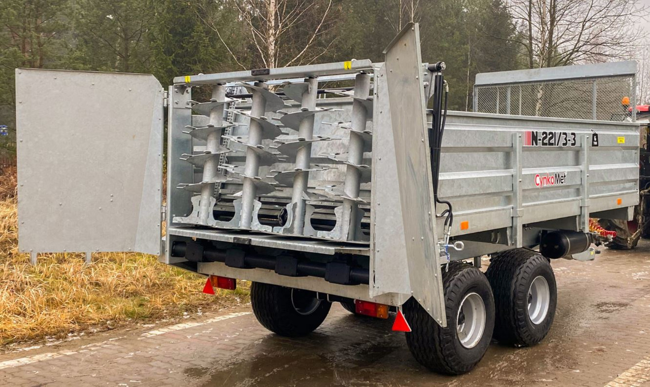 Rozrzutnik 6 T / MANURE SPREADER / MISTSTREUER / Распределитель 6 T - Epandeur à fumier: photos 4 Rozrzutnik 6 T / MANURE SPREADER / MISTSTREUER / Распределитель 6 T - Epandeur à fumier: photos 4