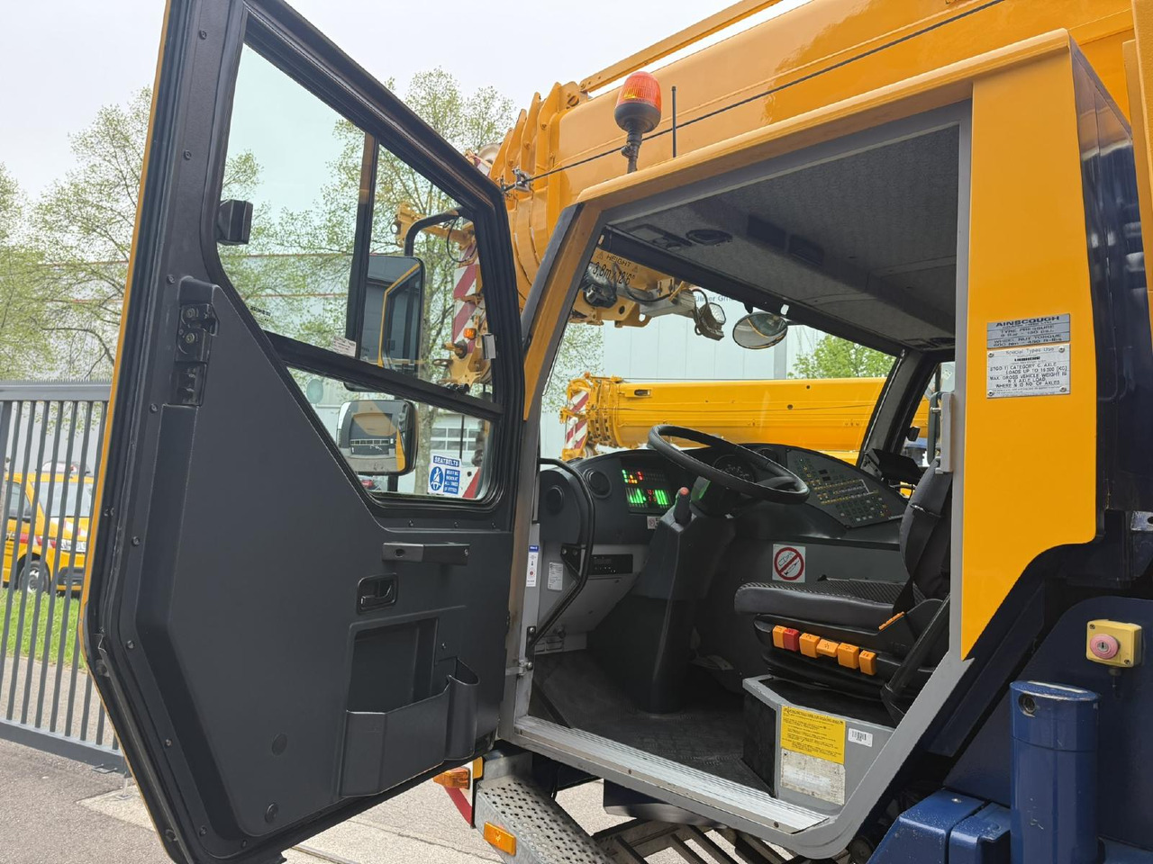 Liebherr LTM 1055-3.2 (08 - 084 745) | 6 x 6 en leasing occasion Liebherr LTM 1055-3.2 (08 - 084 745) | 6 x 6: photos 11