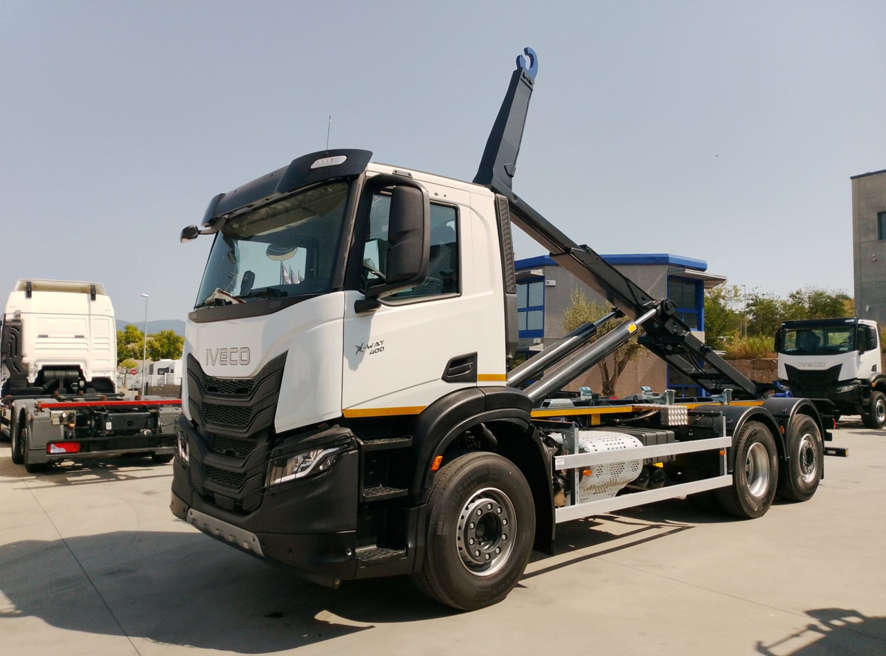 IVECO AD280X40 YPS ON X-WAY E6 (Hook Equipment) - Camion ampliroll: photos 2 IVECO AD280X40 YPS ON X-WAY E6 (Hook Equipment) - Camion ampliroll: photos 2