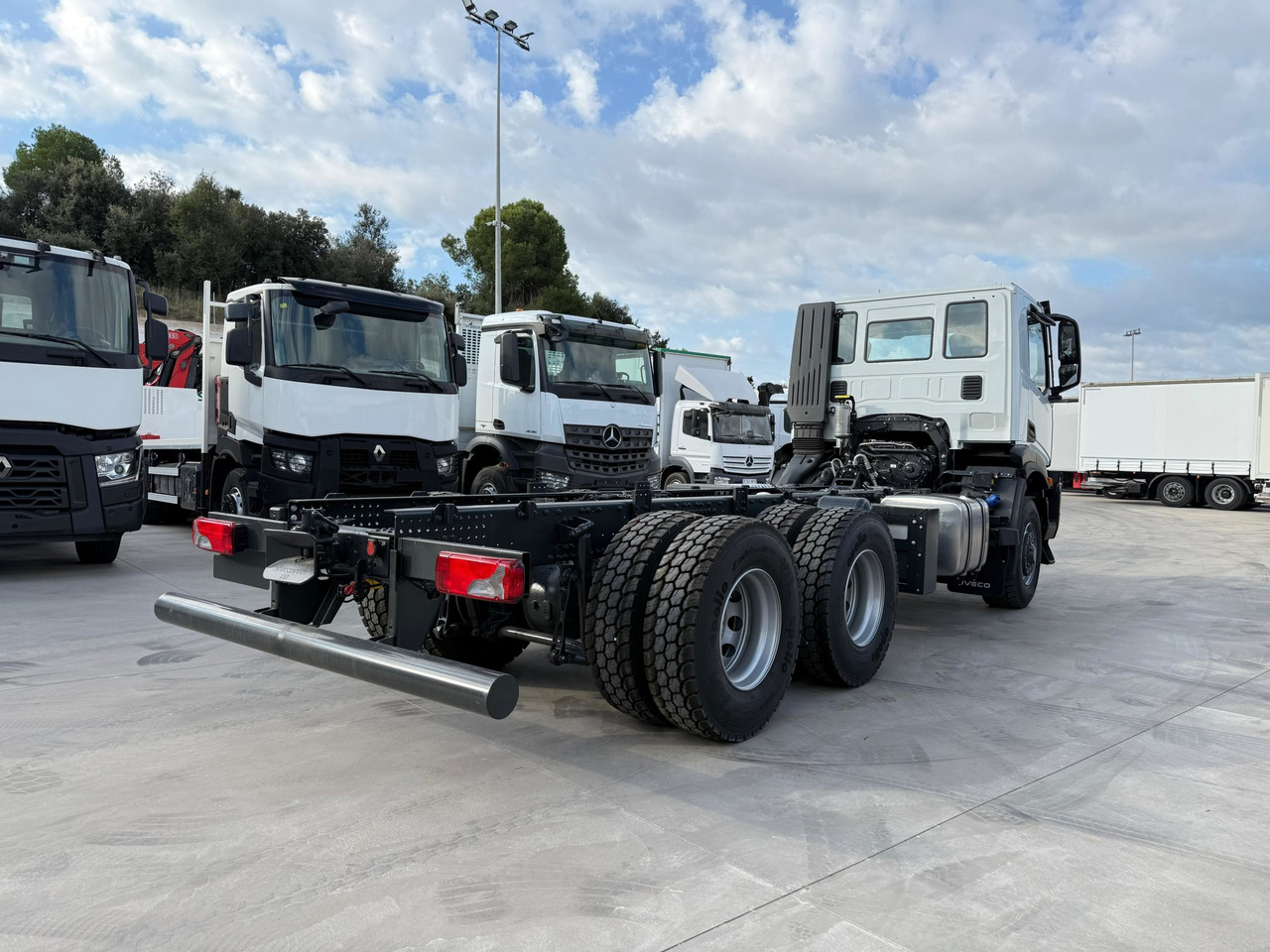 IVECO AD300X46Z OFF X-Way E6 (Chassis) - Châssis cabine: photos 4 IVECO AD300X46Z OFF X-Way E6 (Chassis) - Châssis cabine: photos 4