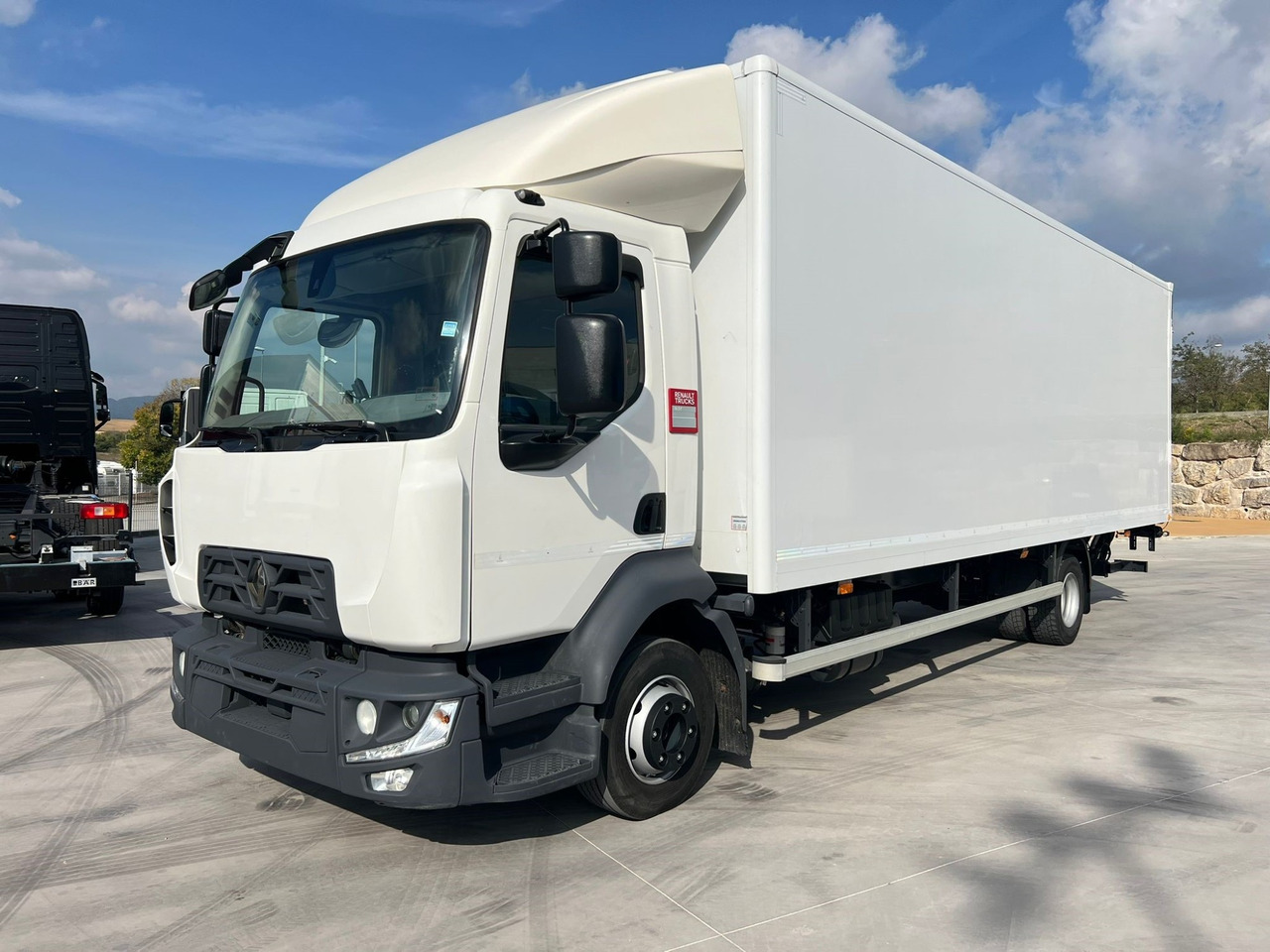 Camion fourgon RENAULT D12.210 E6 (VAN)