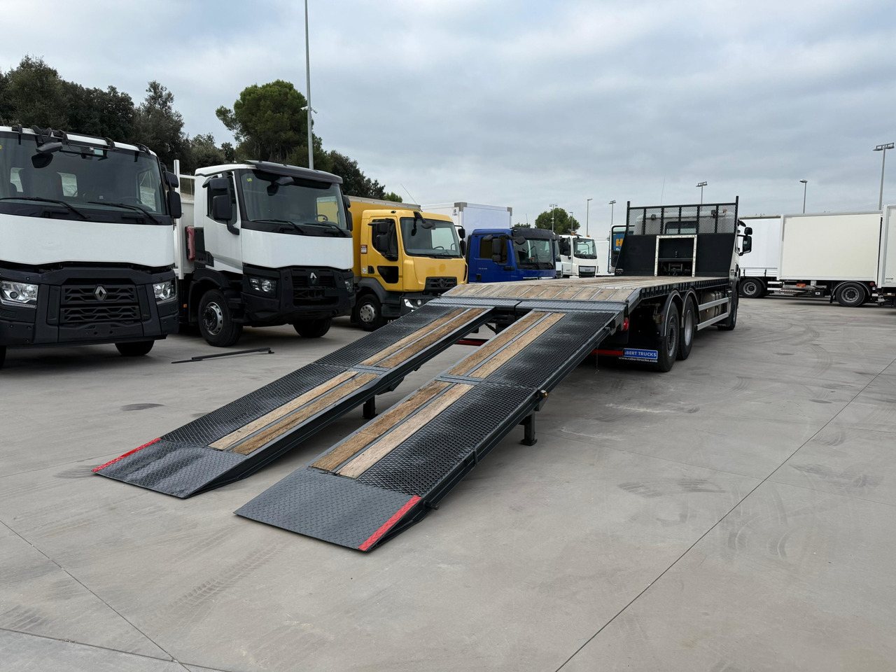 Camion porte-voitures SCANIA P410 E6 (Machinery Carrier): photos 6