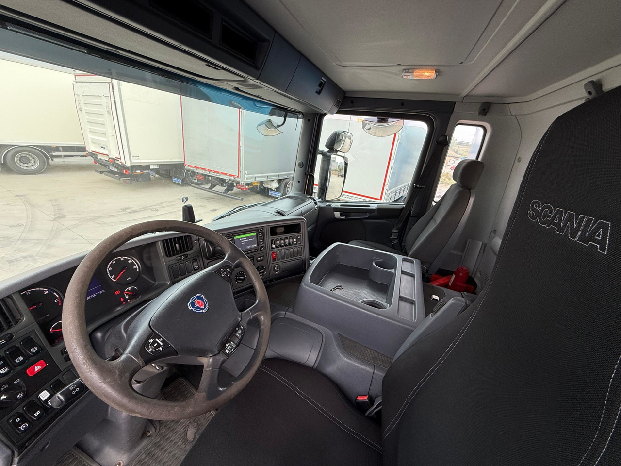 Camion porte-voitures SCANIA P410 E6 (Machinery Carrier): photos 7