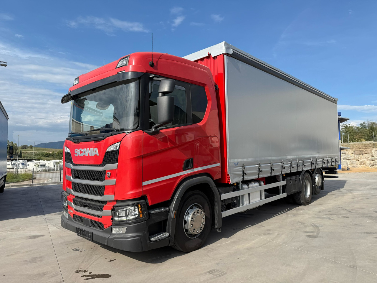 SCANIA R450 E6 (Tauliner) - Camion à rideaux coulissants: photos 1 SCANIA R450 E6 (Tauliner) - Camion à rideaux coulissants: photos 1