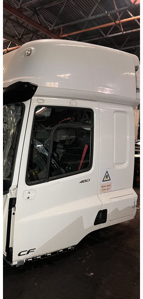 DAF CF - Portière et pièces: photos 1 DAF CF - Portière et pièces: photos 1