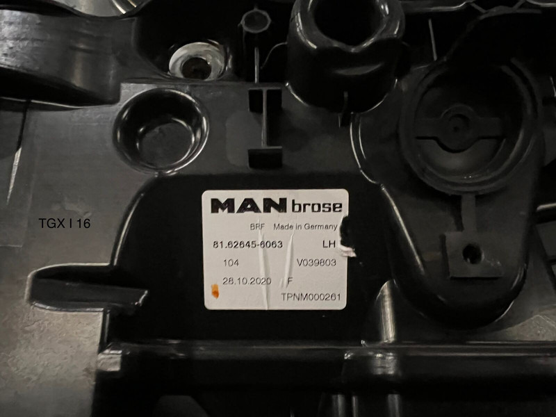 MAN - Moteur de fenetre: photos 3 MAN - Moteur de fenetre: photos 3