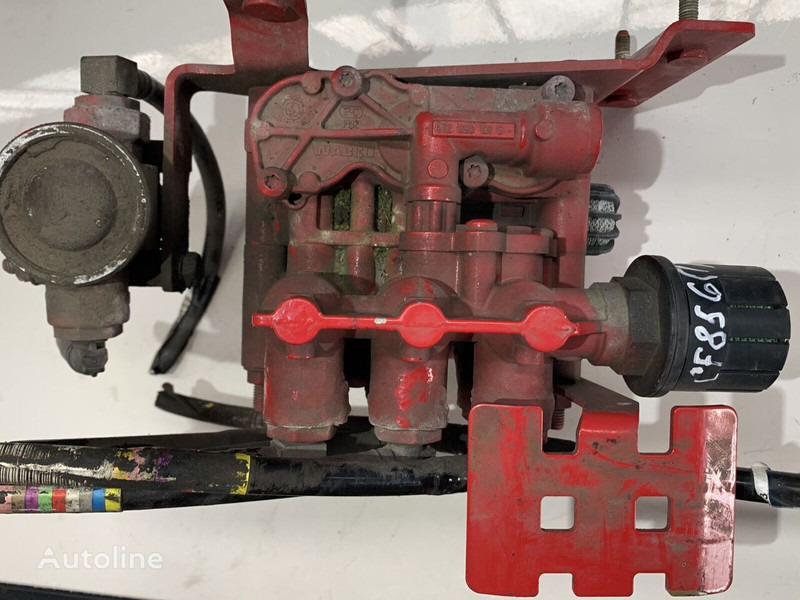 Mercedes-Benz ACTROS - Valve: photos 3 Mercedes-Benz ACTROS - Valve: photos 3