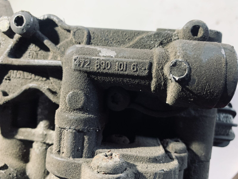 Mercedes-Benz ACTROS - Valve: photos 5 Mercedes-Benz ACTROS - Valve: photos 5