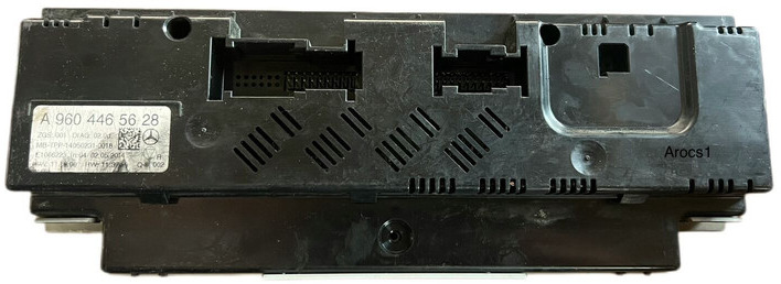 Mercedes-Benz - Panel de instrumentos: photos 2 Mercedes-Benz - Panel de instrumentos: photos 2