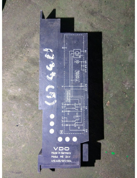 Mercedes-Benz VDO 410.403/001/004 control unit 0005438915 - Système électrique: photos 1 Mercedes-Benz VDO 410.403/001/004 control unit 0005438915 - Système électrique: photos 1