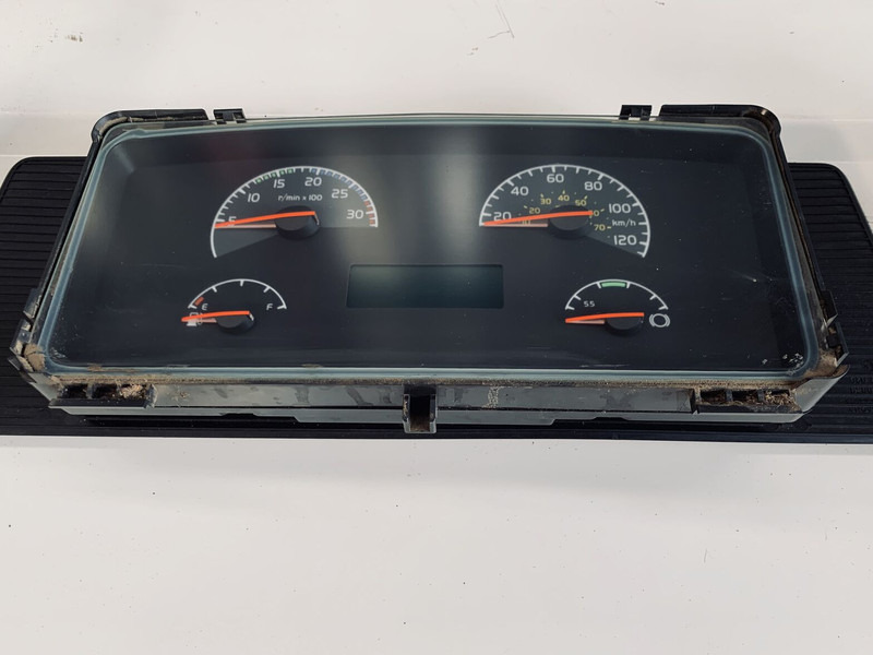 Volvo FL 280 - Panel de instrumentos: photos 1 Volvo FL 280 - Panel de instrumentos: photos 1