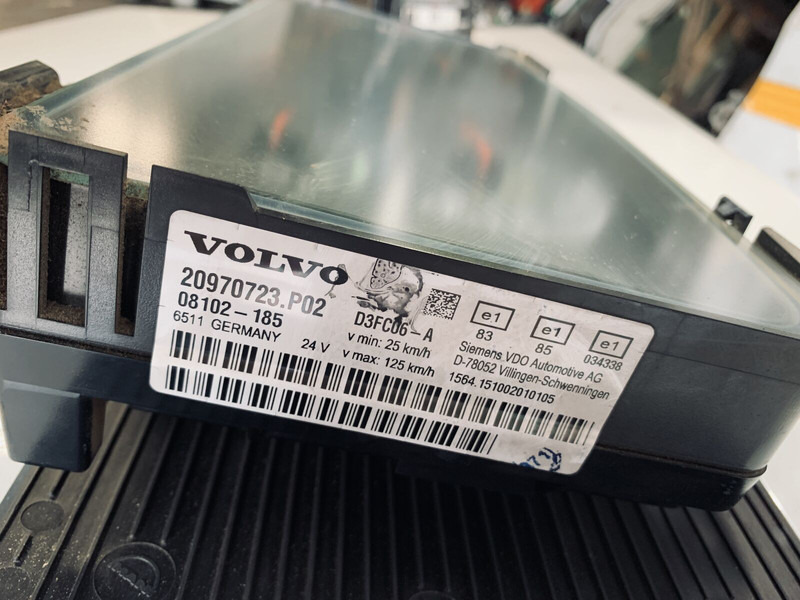 Volvo FL 280 - Panel de instrumentos: photos 3 Volvo FL 280 - Panel de instrumentos: photos 3