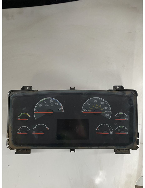 Volvo FL280 - Panel de instrumentos: photos 1 Volvo FL280 - Panel de instrumentos: photos 1