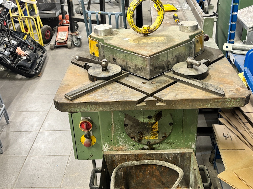 Boschert PN4 - Machine-outil: photos 2 Boschert PN4 - Machine-outil: photos 2