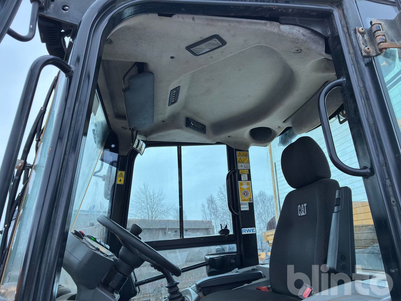 Chargeuse sur pneus CAT 908M: photos 44 Chargeuse sur pneus CAT 908M: photos 44