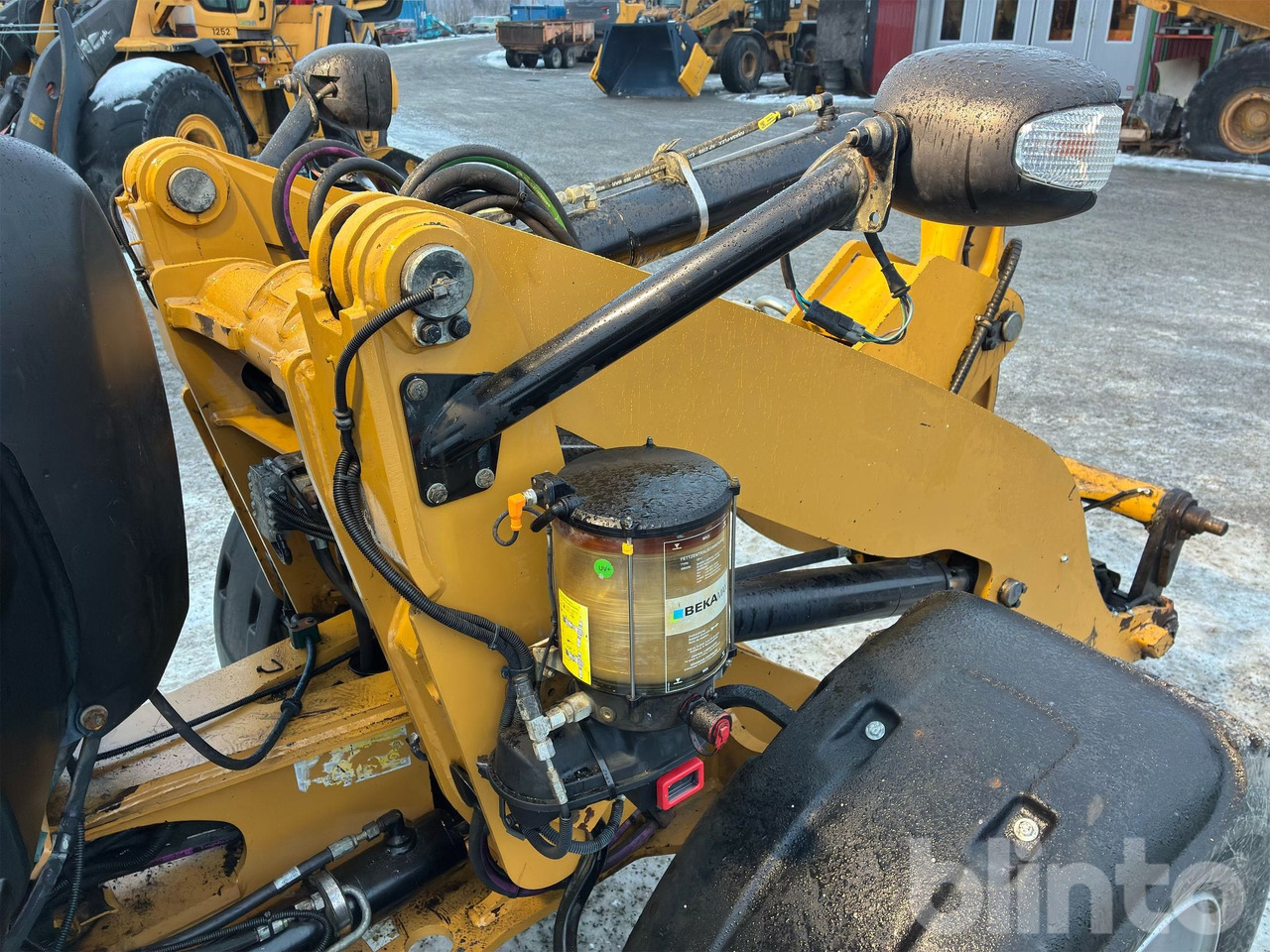 Chargeuse sur pneus CAT 908M: photos 22 Chargeuse sur pneus CAT 908M: photos 22